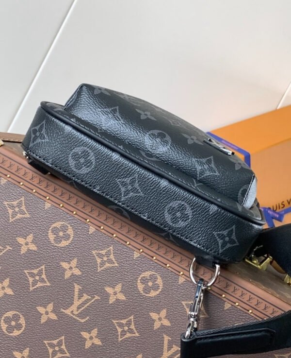 LV Avenue Slingbag - Image 7