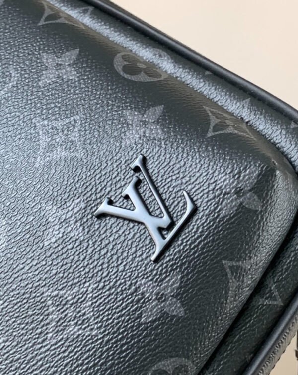 LV Avenue Slingbag - Image 8