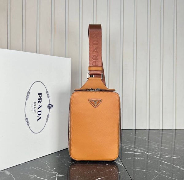 Brique leather belt bag - Image 7